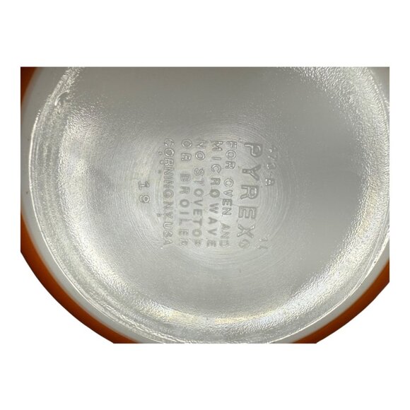 Pyrex Wheat Casserole Dish - Picture 5 of 5